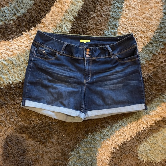 YMI Pants - Wannabettabutt? YMI jean short